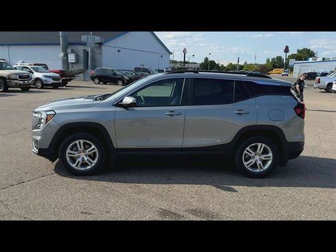 Used 2023 GMC Terrain SLE w/ Driver Convenience Package AWD/4WD image 33