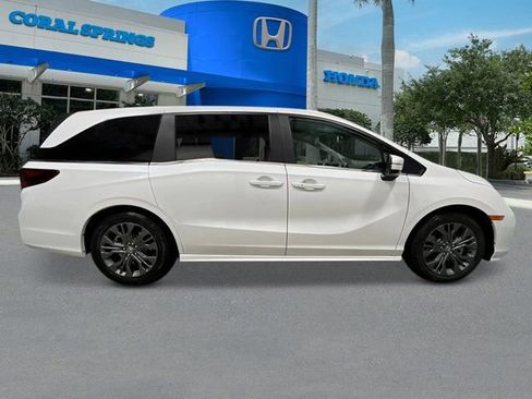 New 2026 Honda Odyssey Touring image 8