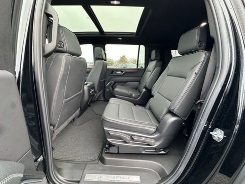 Used 2025 GMC Yukon XL Denali w/ Sun & Power Step Package image 7