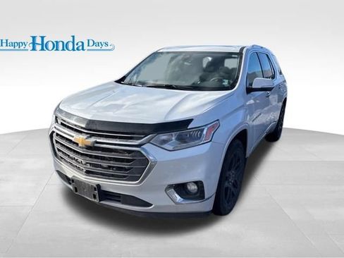 Used 2020 Chevrolet Traverse Premier image 3