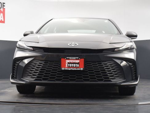 Used 2025 Toyota Camry SE FWD image 30