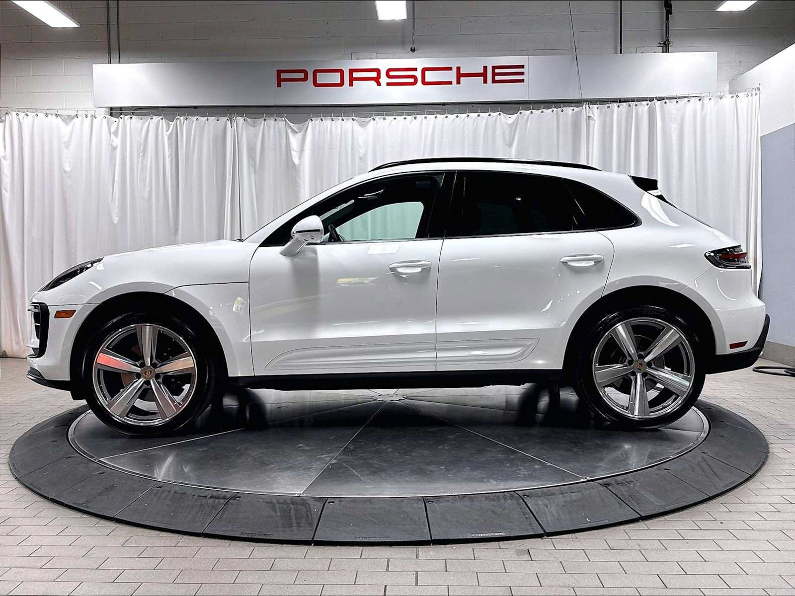 Used 2026 Porsche Macan AWD/4WD image 2