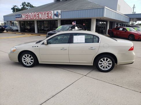 Used 2011 Buick Lucerne CXL image 2