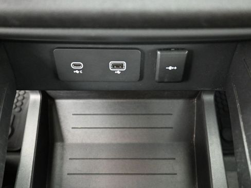 Used 2020 Land Rover Defender 110 X image 31