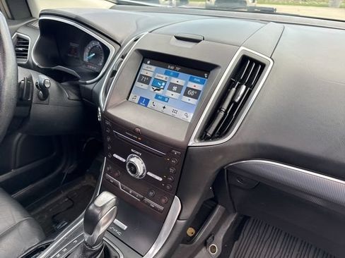 Used 2017 Ford Edge Titanium w/ Equipment Group 301A AWD/4WD image 14