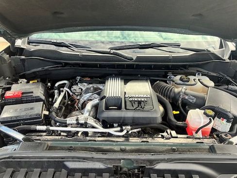 Used 2025 Chevrolet Silverado 1500 LT Trail Boss w/ Convenience Package II AWD/4WD image 6