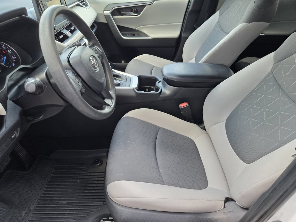 Used 2022 Toyota RAV4 XLE w/ Convenience Package AWD/4WD image 9