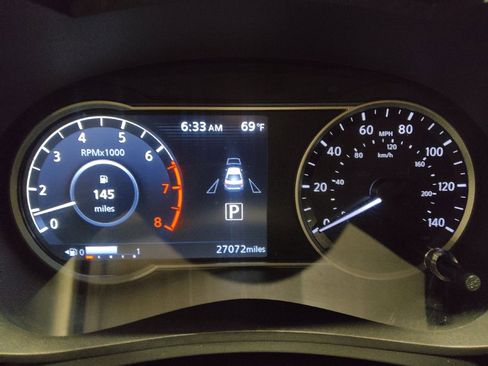 Used 2024 Nissan Versa SR image 23