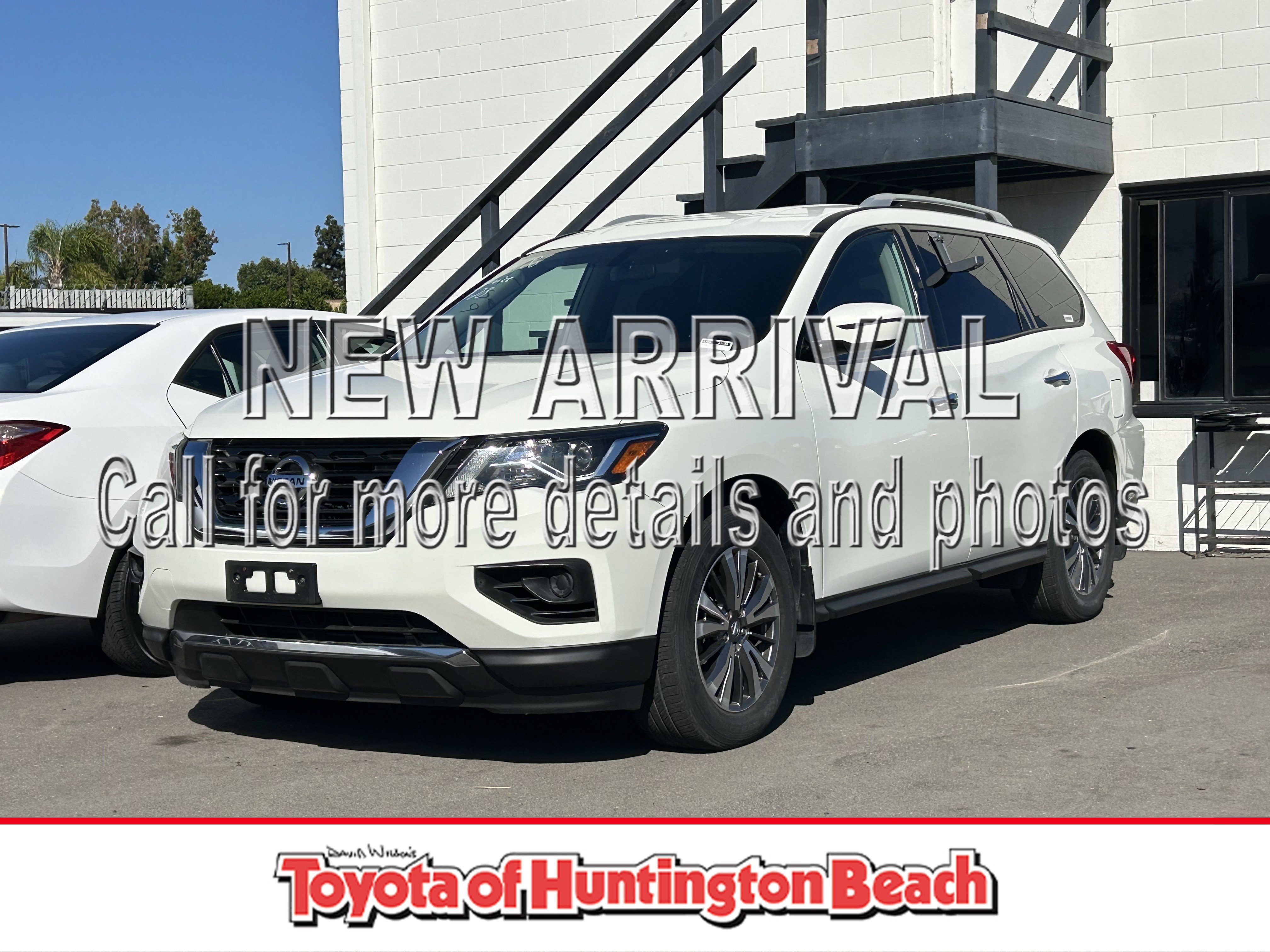 Used 2018 Nissan Pathfinder S FWD image 1