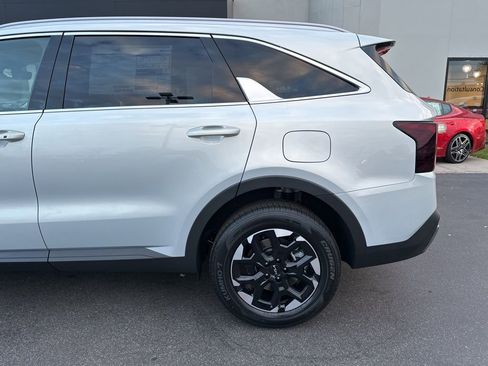 New 2026 Kia Sorento S AWD/4WD image 10