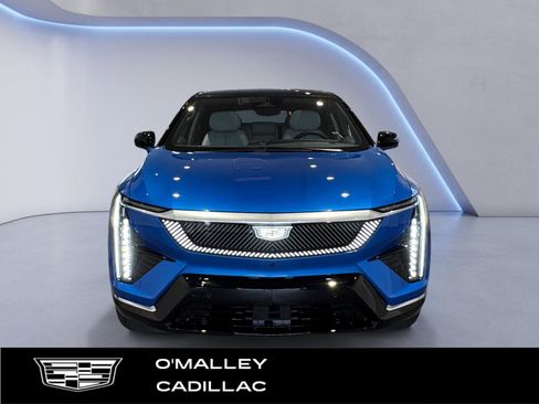 New 2026 Cadillac Optiq Luxury 2 image 8