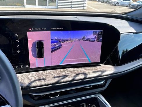 Used 2025 Audi Q5 Premium w/ Convenience Package image 14