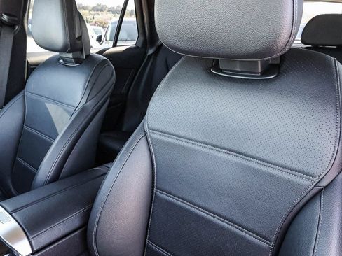 Used 2023 Mercedes-Benz GLC 300 image 28