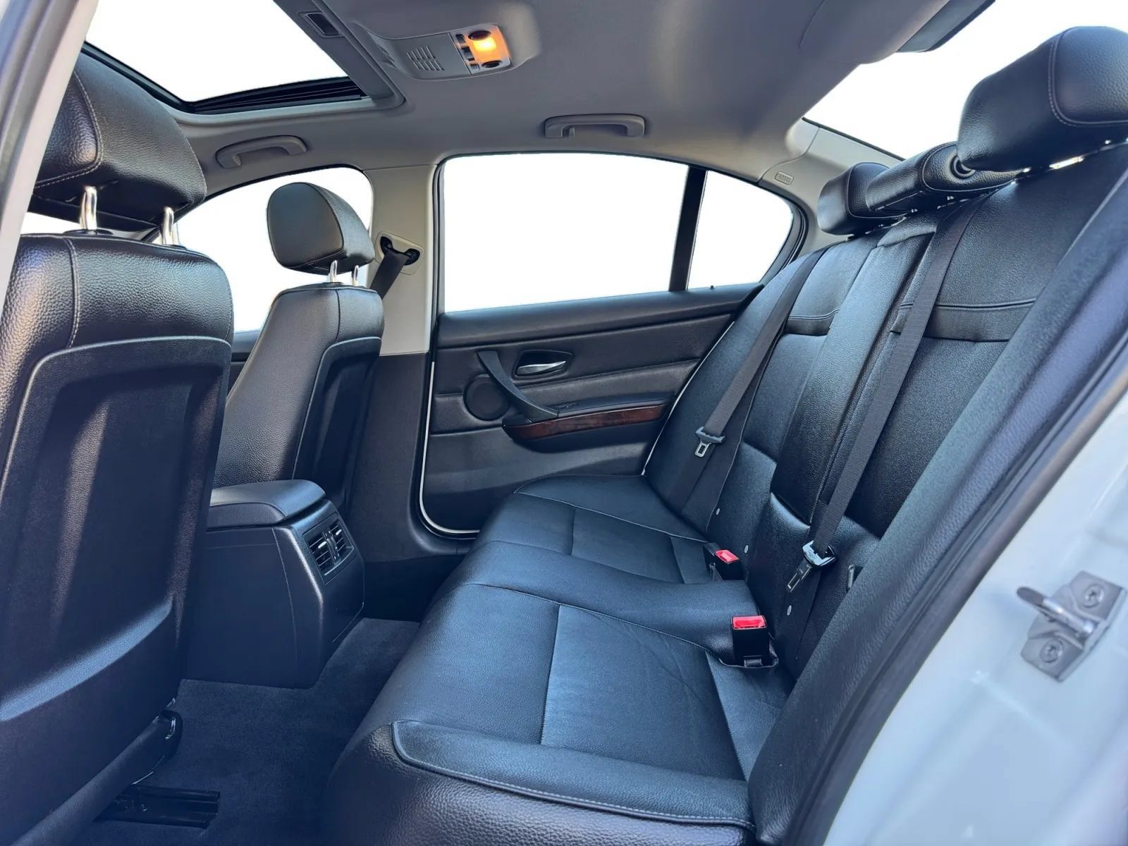 Used 2011 BMW 335d Sedan RWD image 16