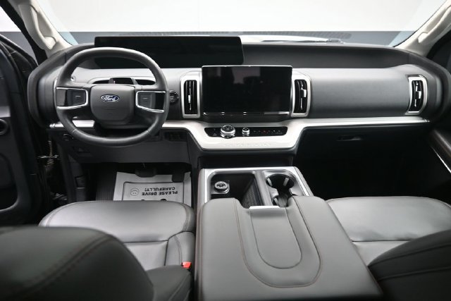Certified 2025 Ford Expedition Active AWD/4WD image 22