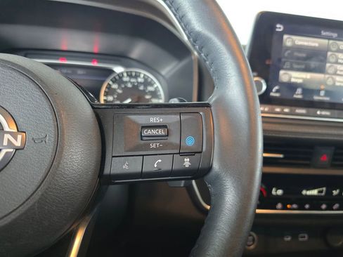 Used 2023 Nissan Rogue SV FWD image 34