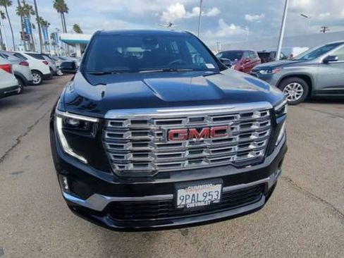 Used 2024 GMC Acadia Denali image 3