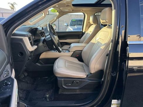 Used 2023 Ford Expedition Limited image 19