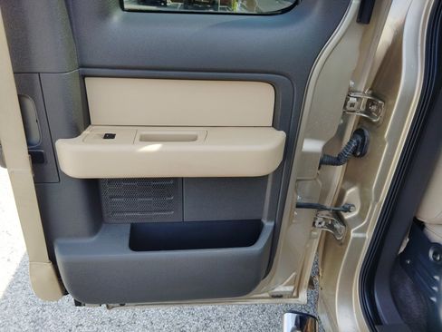 Used 2013 Ford F150 XLT w/ Luxury Equipment Group RWD image 27