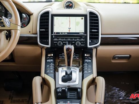 Used 2013 Porsche Cayenne AWD/4WD image 18