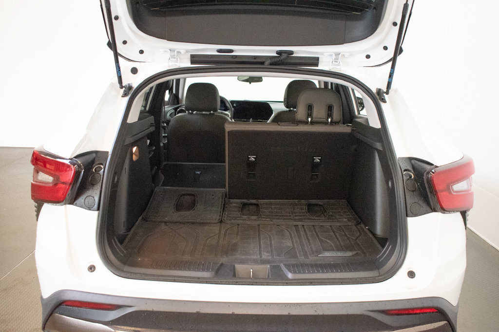 Used 2024 Chevrolet Trax ACTIV w/ Sunroof Package FWD image 24