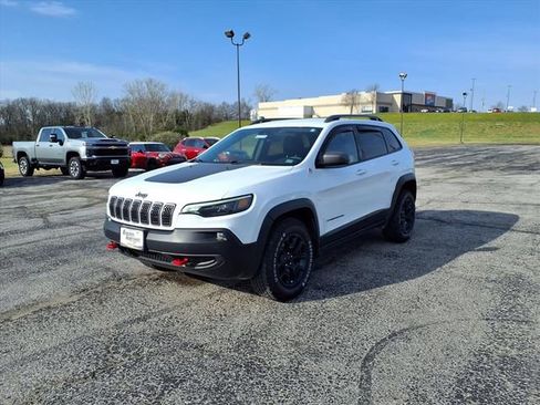 Used 2021 Jeep Cherokee Trailhawk w/ Technology Group AWD/4WD image 36