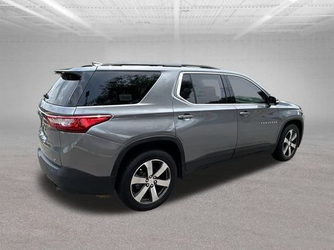 Used 2019 Chevrolet Traverse LT w/ LT Premium Package AWD/4WD image 7