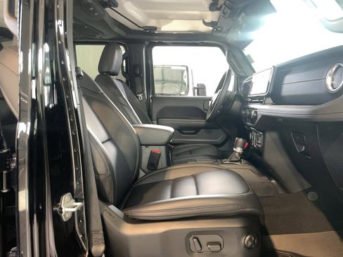 Used 2024 Jeep Wrangler Unlimited Sahara image 20