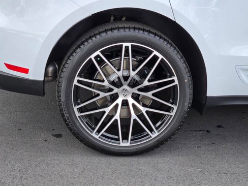 New 2026 Porsche Macan AWD/4WD image 11