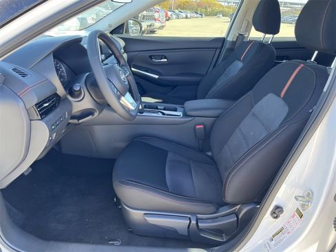 New 2025 Nissan Sentra SR image 15