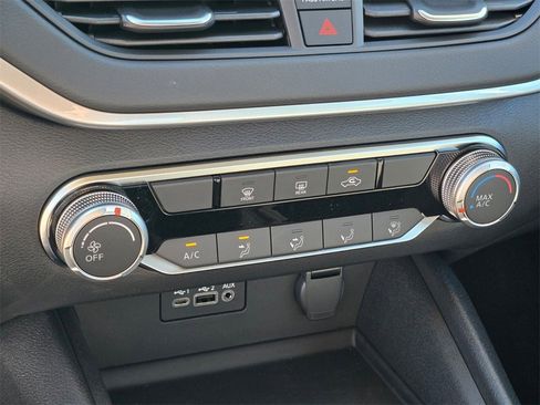 Used 2025 Nissan Altima 2.5 S image 28