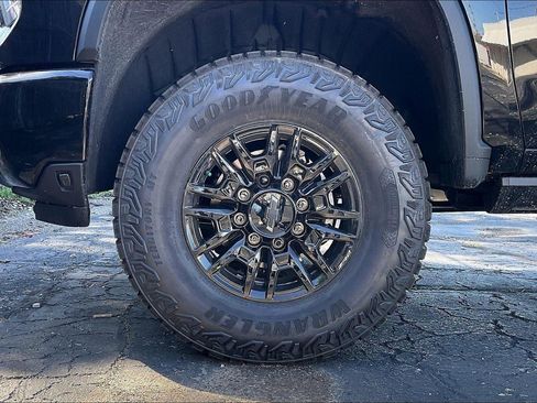 New 2026 Chevrolet Silverado 2500 ZR2 AWD/4WD image 11