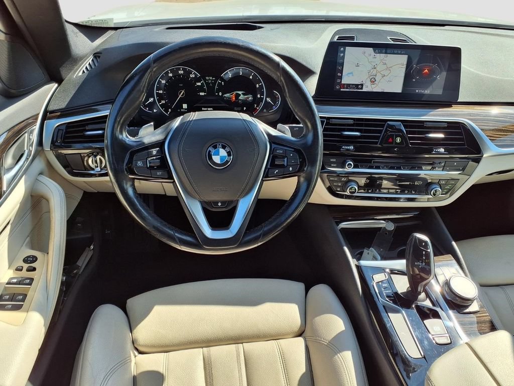 Used 2019 BMW 530i w/ Convenience Package RWD image 9