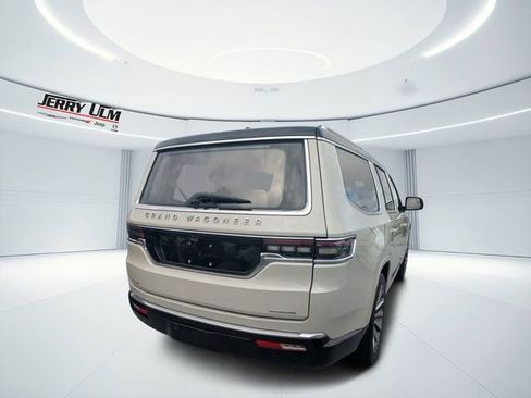 Used 2022 Jeep Grand Wagoneer Series II w/ Premium Group II image 3