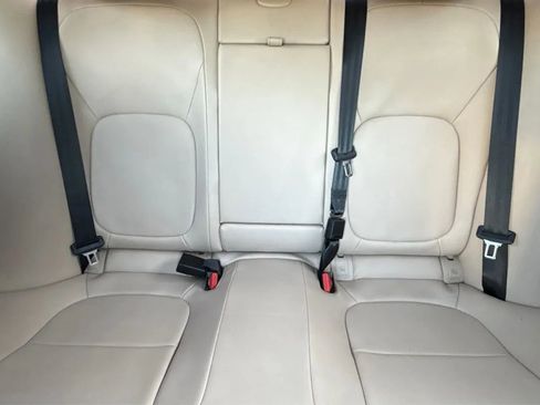 Used 2019 Jaguar XE Premium RWD image 20