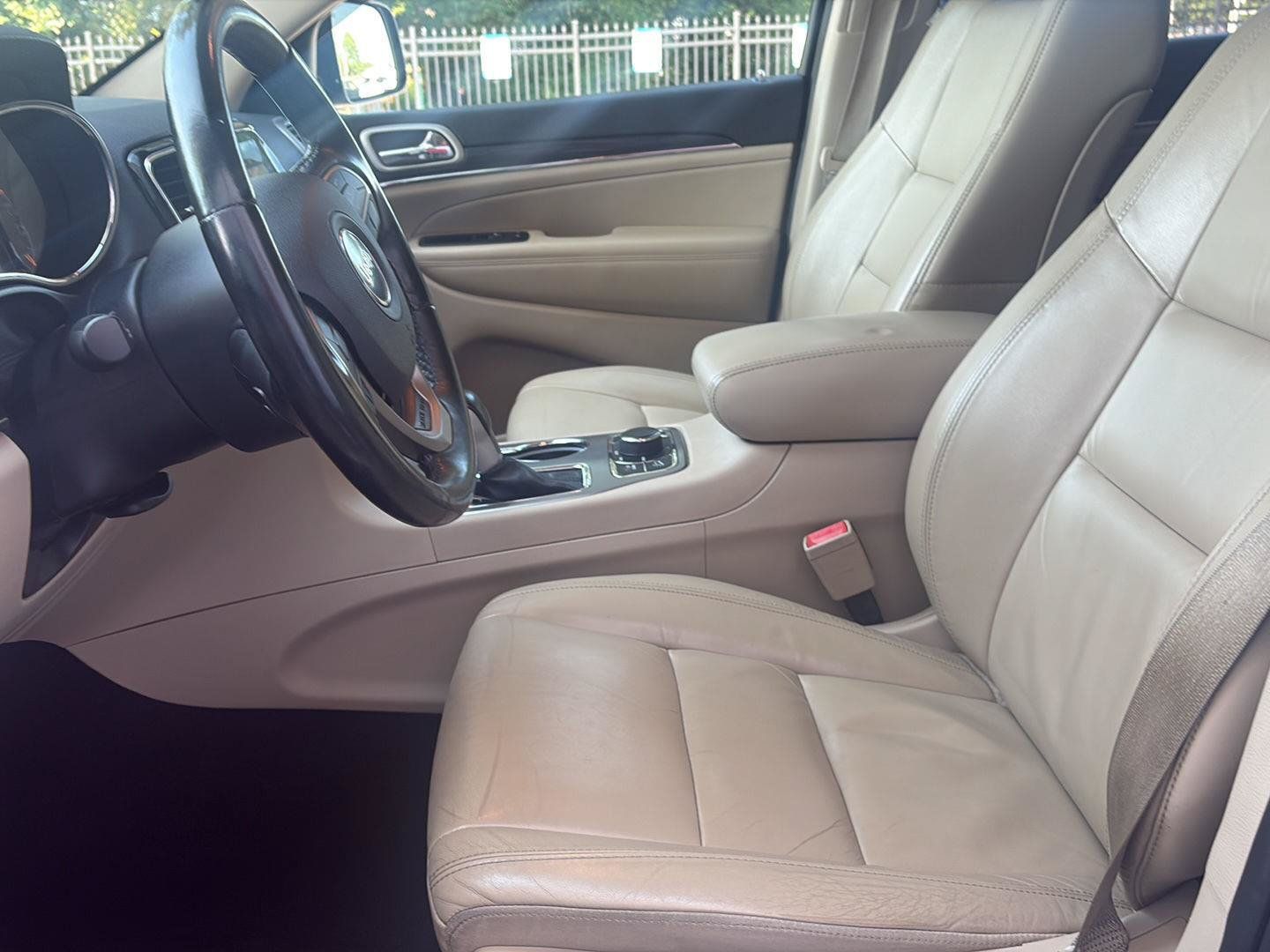 Used 2020 Jeep Grand Cherokee Limited AWD/4WD image 15