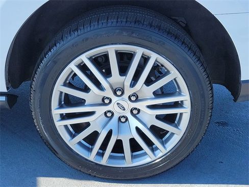 Used 2024 Ford Expedition Limited image 11