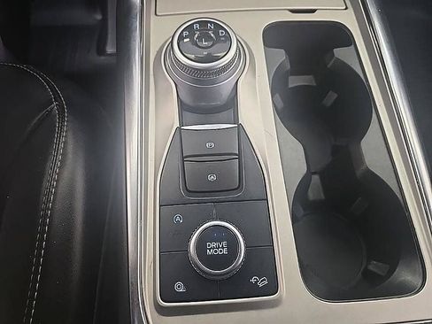 Used 2021 Ford Explorer XLT w/ Equipment Group 202A AWD/4WD image 27