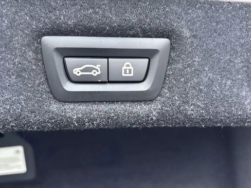 Used 2019 BMW 530i 530i Sedan 4D w/ Convenience Package image 40