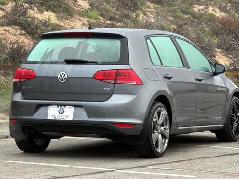 Used 2015 Volkswagen Golf 4-Door image 2