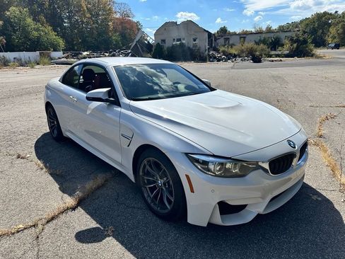 Used 2020 BMW M4 Convertible image 3