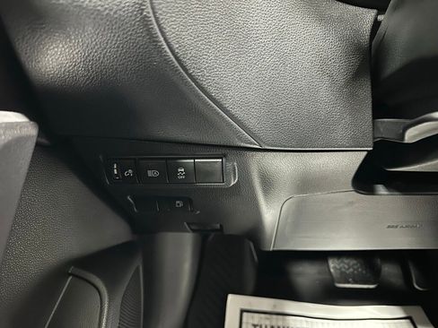 Used 2025 Toyota Corolla Cross AWD Hybrid image 17