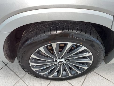 Used 2024 Hyundai Palisade Calligraphy image 17