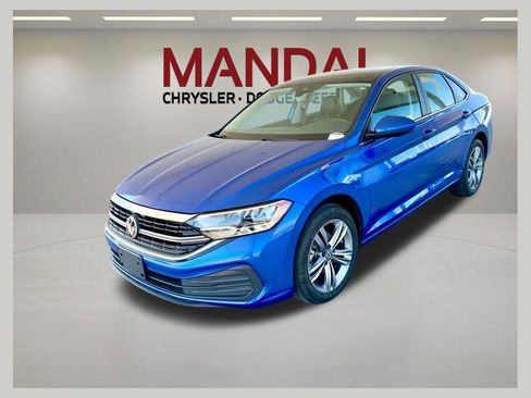 Used 2024 Volkswagen Jetta SE FWD image 1