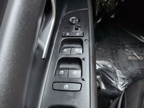Used 2024 Hyundai Elantra Blue FWD image 22