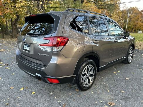 Certified 2023 Subaru Forester Premium image 8