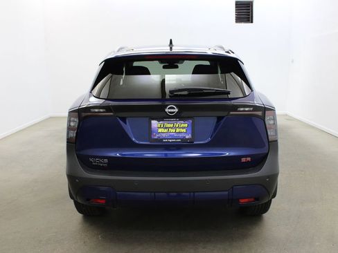 New 2026 Nissan Kicks SR w/ SR Premium Package FWD image 4