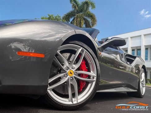 Used 2019 Ferrari 488 Spider RWD image 11