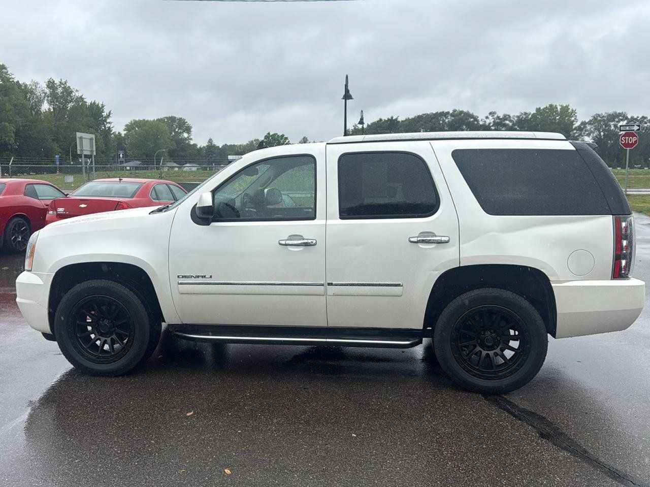 Used 2013 GMC Yukon Denali AWD/4WD image 8