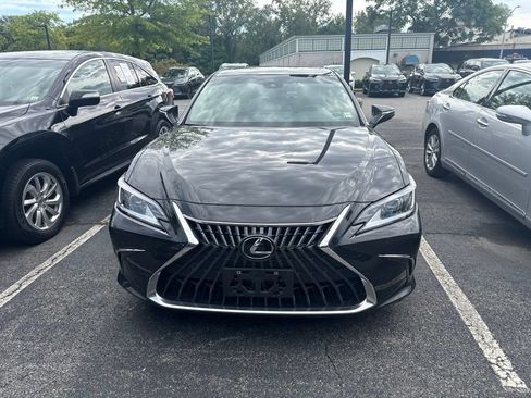 Used 2024 Lexus ES 300h w/ Premium Package FWD image 2